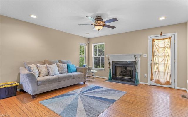 22 Welcome WAY, Hampton, VA 23666