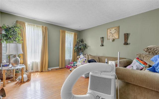 22 Welcome WAY, Hampton, VA 23666