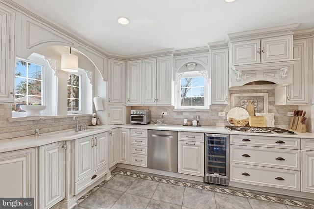 104 TREATY ELM LN, Haddonfield, NJ 08033