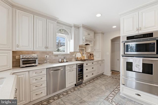 104 TREATY ELM LN, Haddonfield, NJ 08033