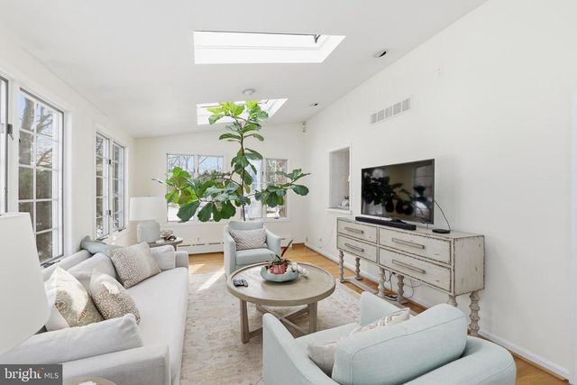 104 TREATY ELM LN, Haddonfield, NJ 08033