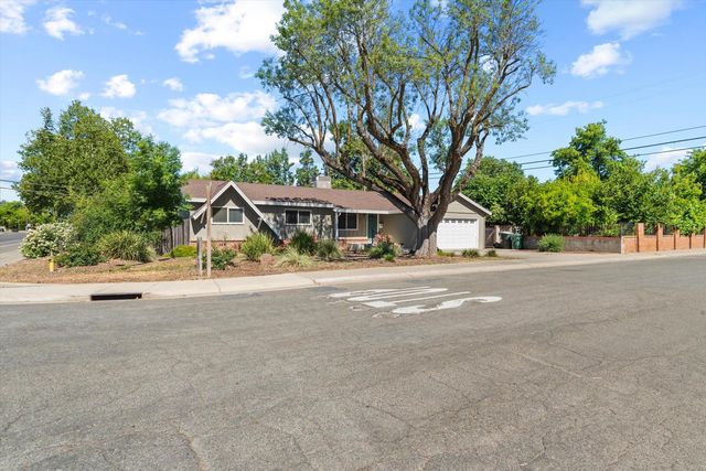 2101 Bircher Way, Carmichael, CA 95608
