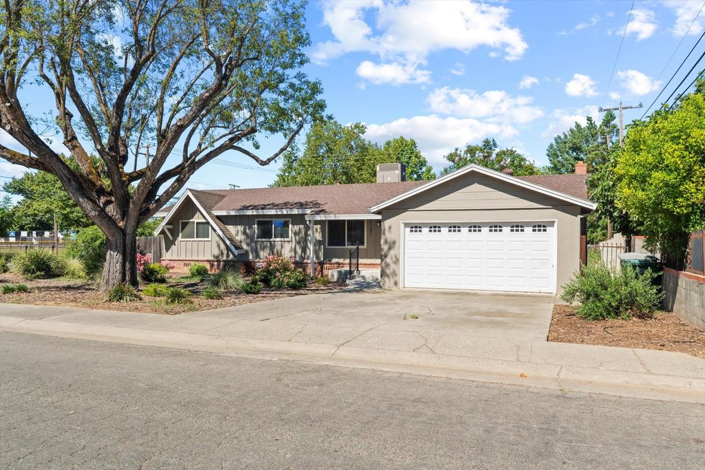 2101 Bircher Way, Carmichael, CA 95608