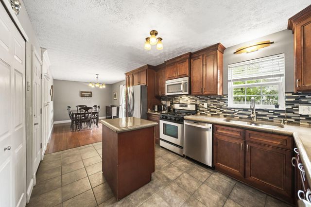 914 Windbourne Street, Columbus, OH 43230