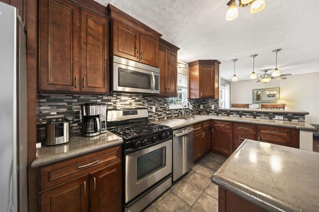 914 Windbourne Street, Columbus, OH 43230