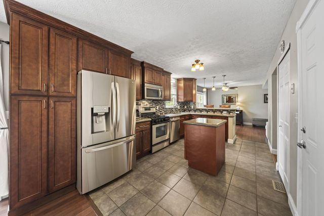 914 Windbourne Street, Columbus, OH 43230