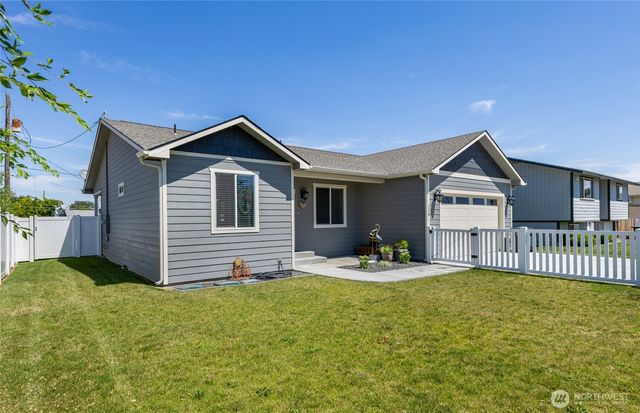 219 S Sybel Lane, Moses Lake, WA 98837