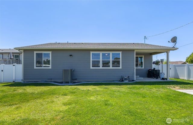 219 S Sybel Lane, Moses Lake, WA 98837