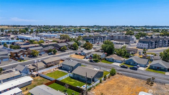 219 S Sybel Lane, Moses Lake, WA 98837