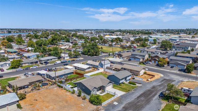 219 S Sybel Lane, Moses Lake, WA 98837
