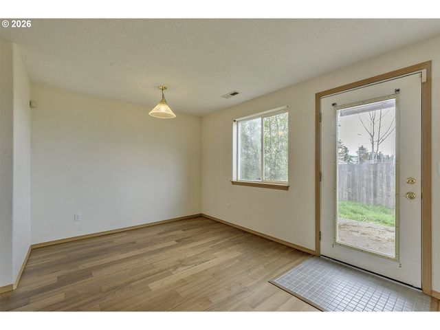 190 Ne SKYLAR St, Hillsboro, OR 97124