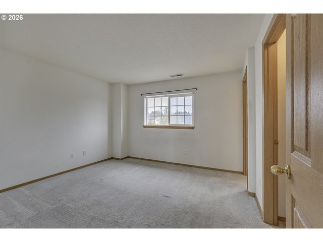 190 Ne SKYLAR St, Hillsboro, OR 97124