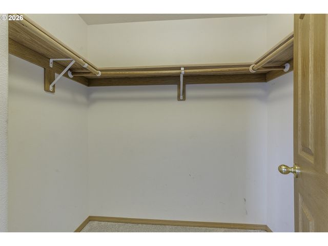 190 Ne SKYLAR St, Hillsboro, OR 97124