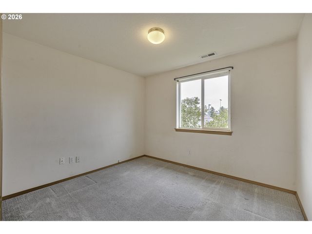 190 Ne SKYLAR St, Hillsboro, OR 97124