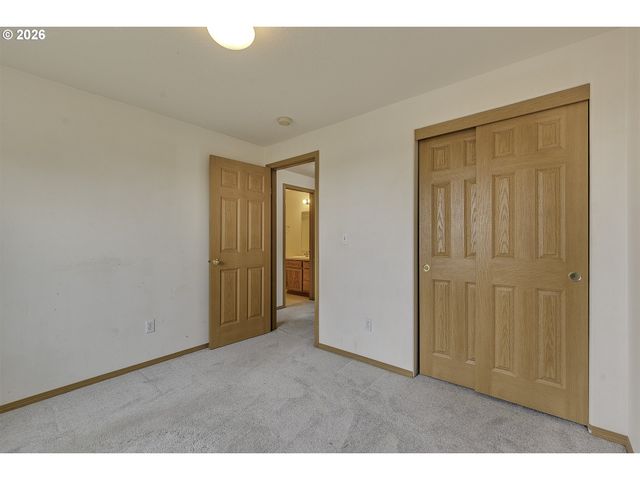 190 Ne SKYLAR St, Hillsboro, OR 97124