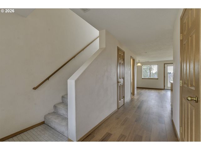 190 Ne SKYLAR St, Hillsboro, OR 97124