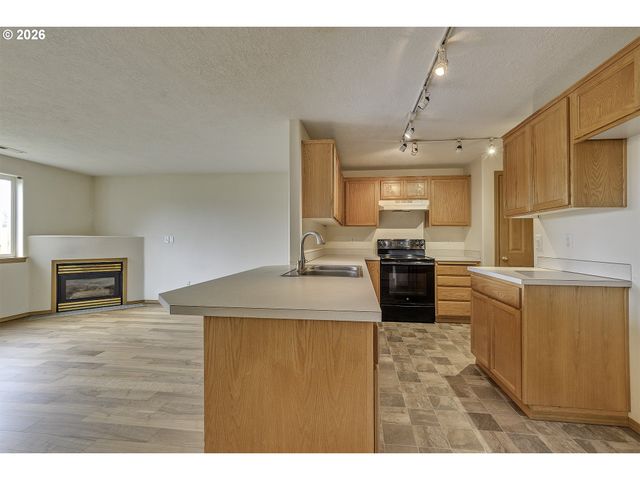 190 Ne SKYLAR St, Hillsboro, OR 97124