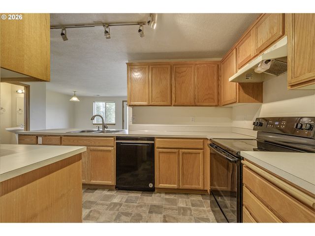 190 Ne SKYLAR St, Hillsboro, OR 97124