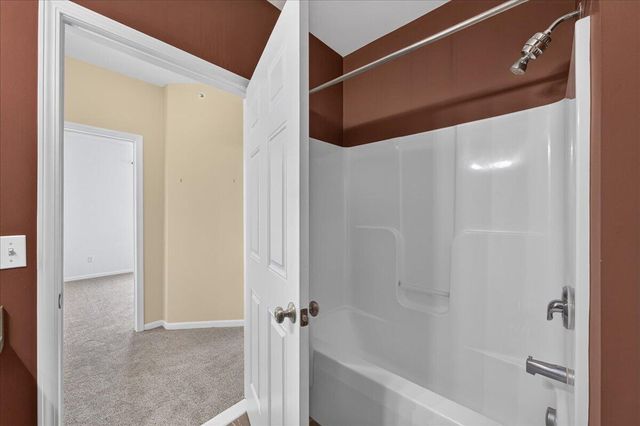 932 W Summerfield Glen Circle, Scio Twp, MI 48103