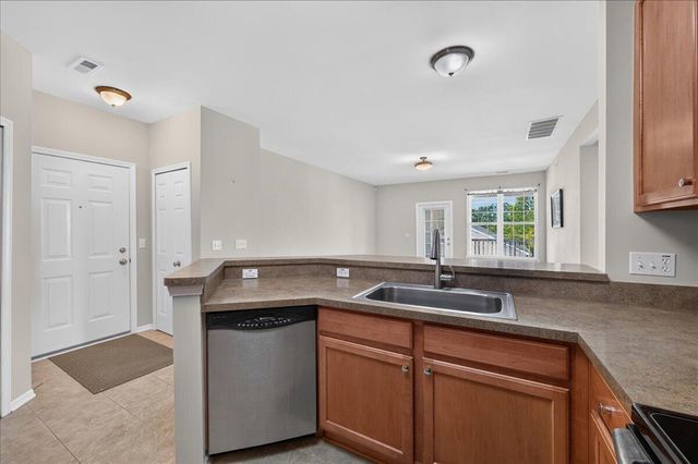 932 W Summerfield Glen Circle, Scio Twp, MI 48103