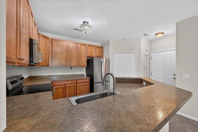 932 W Summerfield Glen Circle, Scio Twp, MI 48103