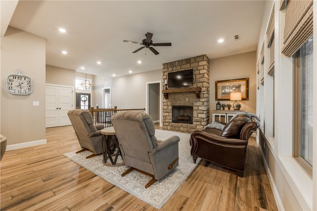 21808 Friendship View Road, Springdale, AR 72764