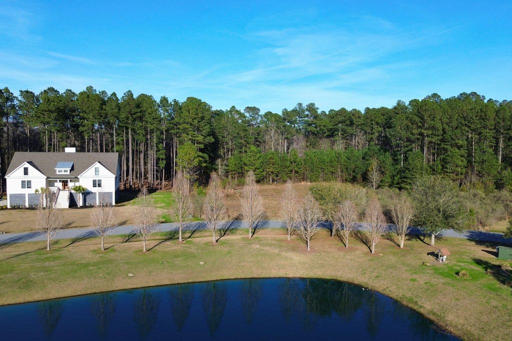 Image 4 of property listing at 1321 Wood Sorrel Drive, Moncks Corner, SC 29461