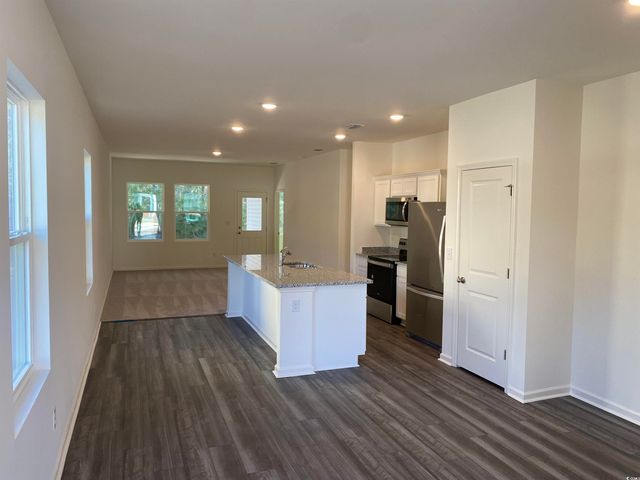 416 Citori Dr, Aynor, SC 29511