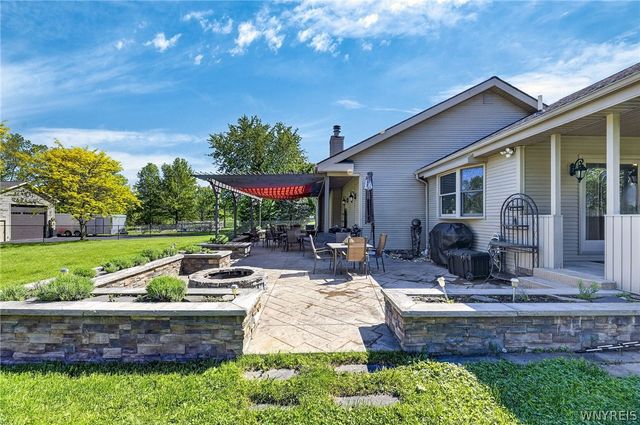 4119 Beach Ridge Road, Pendleton, NY 14120
