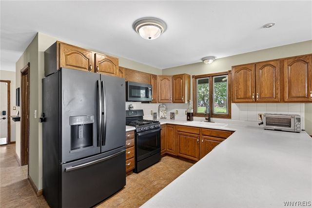 4119 Beach Ridge Road, Pendleton, NY 14120