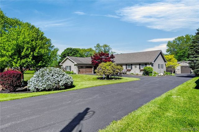 4119 Beach Ridge Road, Pendleton, NY 14120
