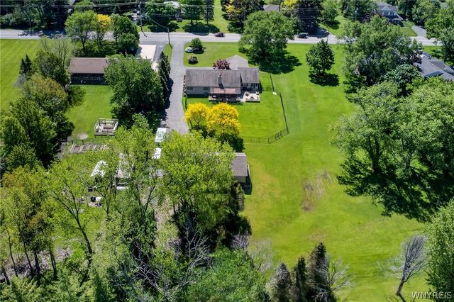 4119 Beach Ridge Road, Pendleton, NY 14120