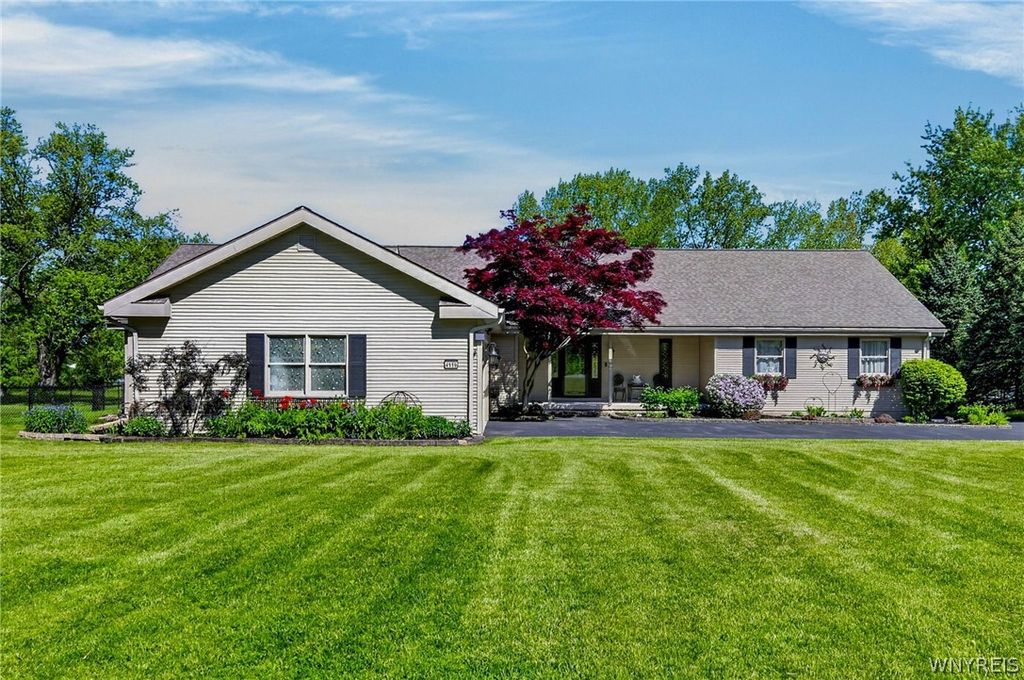 4119 Beach Ridge Road, Pendleton, NY 14120