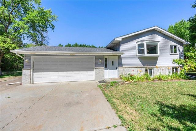 107 221st Avenue NW, Oak Grove, MN 55011