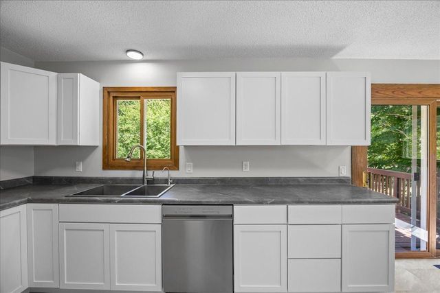 107 221st Avenue NW, Oak Grove, MN 55011