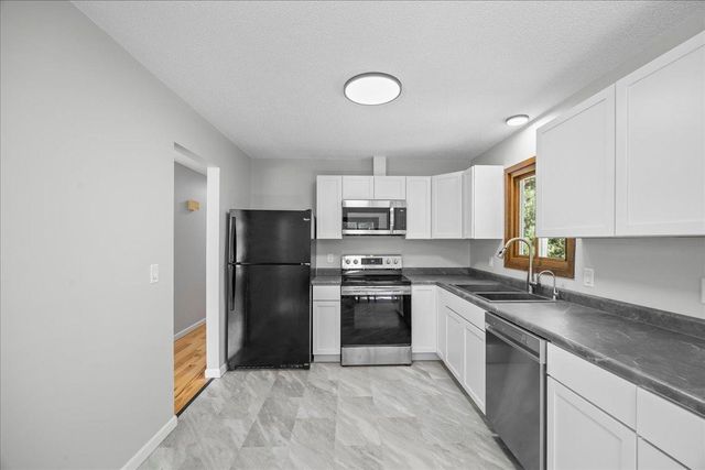 107 221st Avenue NW, Oak Grove, MN 55011