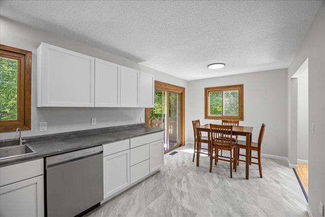107 221st Avenue NW, Oak Grove, MN 55011