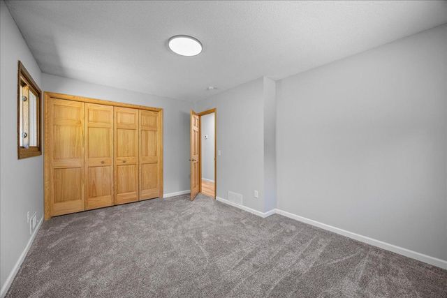107 221st Avenue NW, Oak Grove, MN 55011