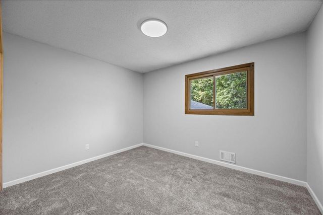 107 221st Avenue NW, Oak Grove, MN 55011