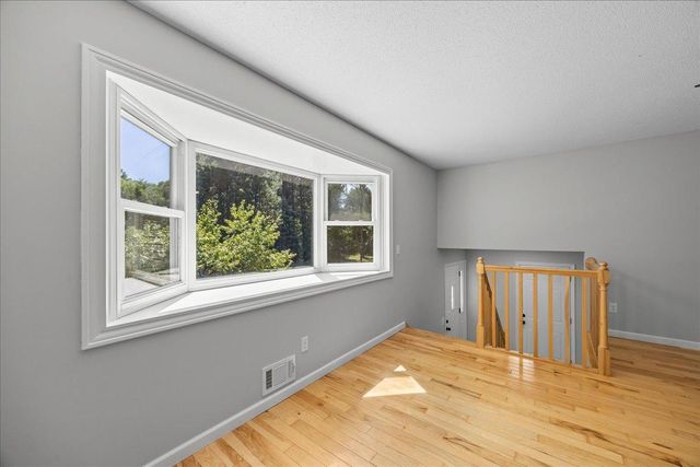 107 221st Avenue NW, Oak Grove, MN 55011