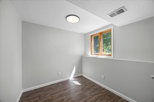 107 221st Avenue NW, Oak Grove, MN 55011