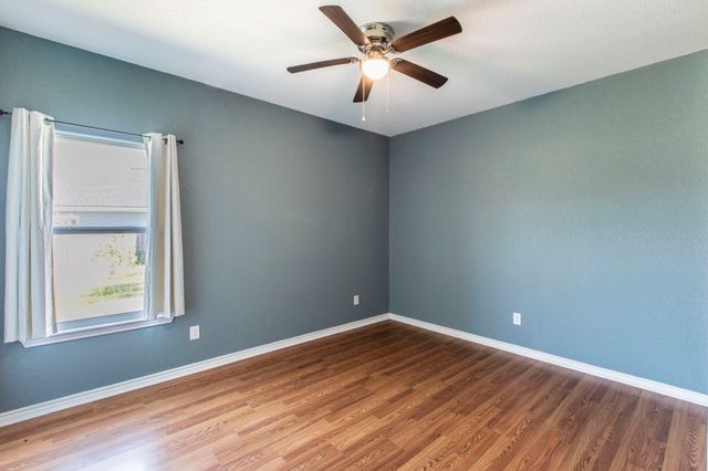 102 Ave B, Moody, TX 76557