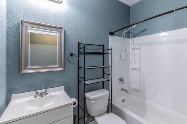 102 Ave B, Moody, TX 76557