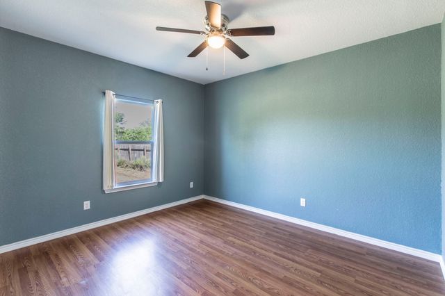 102 Ave B, Moody, TX 76557