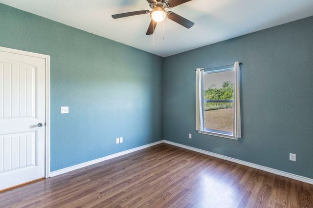 102 Ave B, Moody, TX 76557