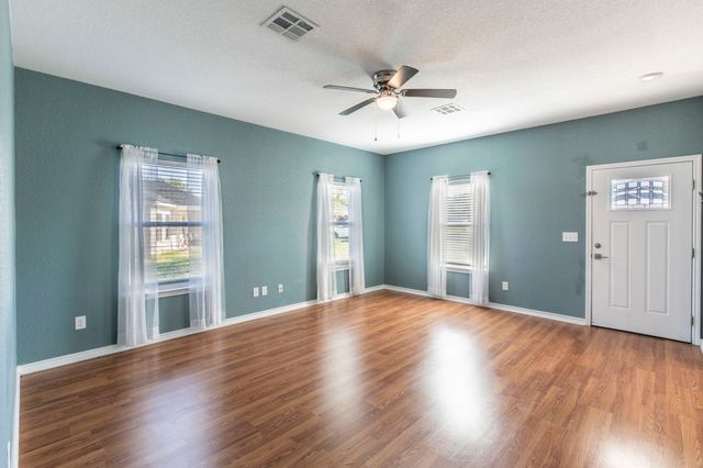 102 Ave B, Moody, TX 76557