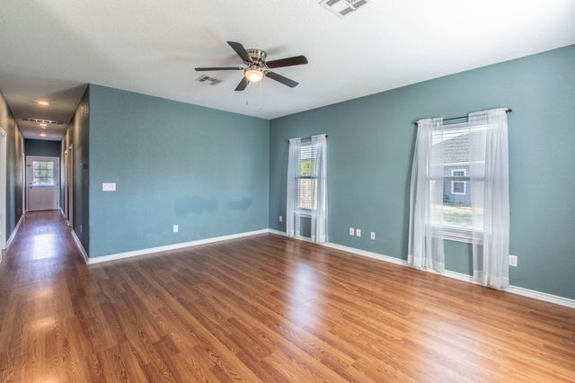 102 Ave B, Moody, TX 76557