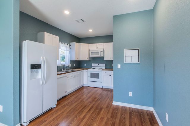 102 Ave B, Moody, TX 76557