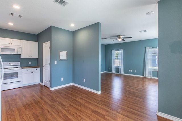 102 Ave B, Moody, TX 76557