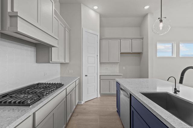 544 Paramus Park, Cibolo, TX 78108